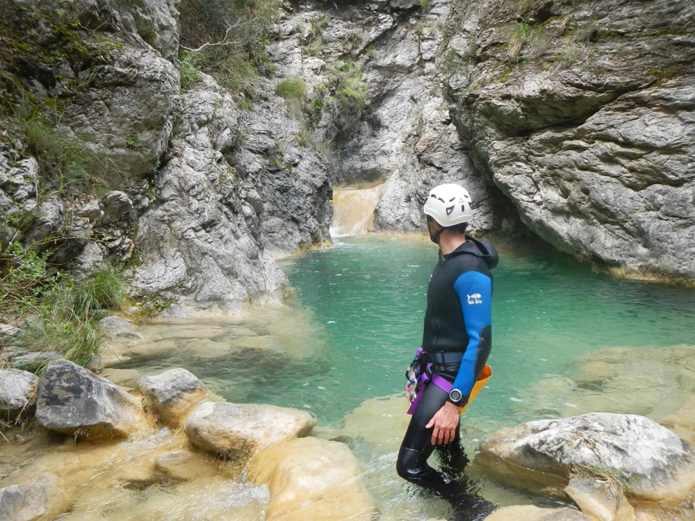 CANYONING